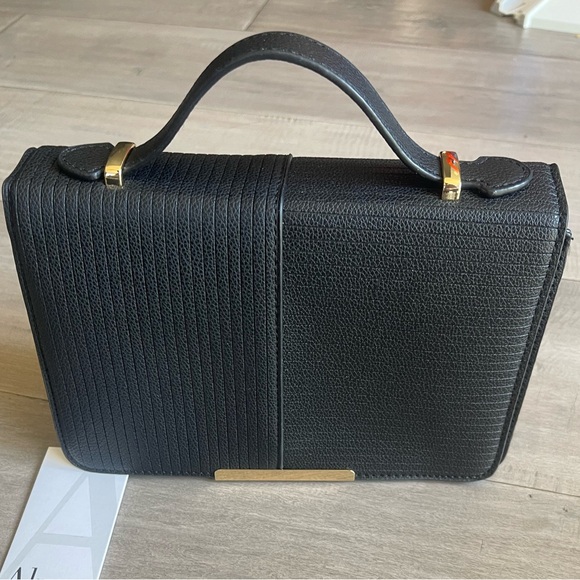 Alyssa Nicole Black Crossbody Bag - Picture 4 of 5